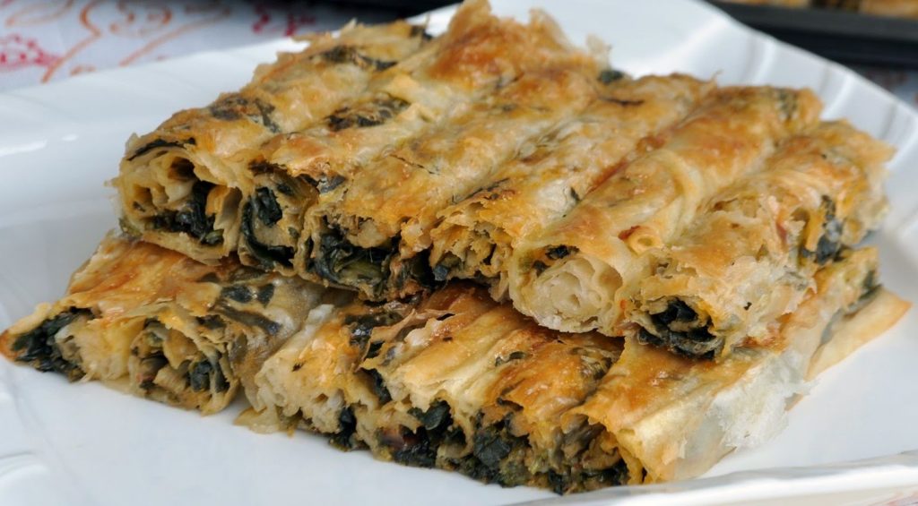 El Açması Tadında Ispanaklı Çıtır Börek Tarifi