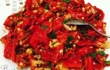 Cevizli Közlenmiş Biber Salatası