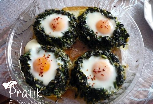 Fırında Ispanaklı Yumurta