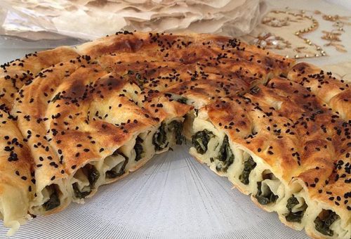 Ispanaklı Peynirli Tepsi Poğaçası