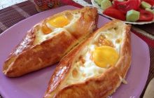 Yumurtalı ve Peynirli Pideler