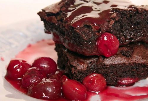 Vişneli Cevizli Brownie Tarifi