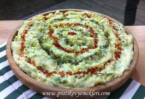 Yoğurtlu Patates Salatası
