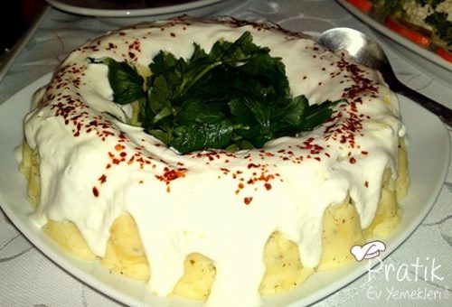 Yoğurtlu Patates Salatası